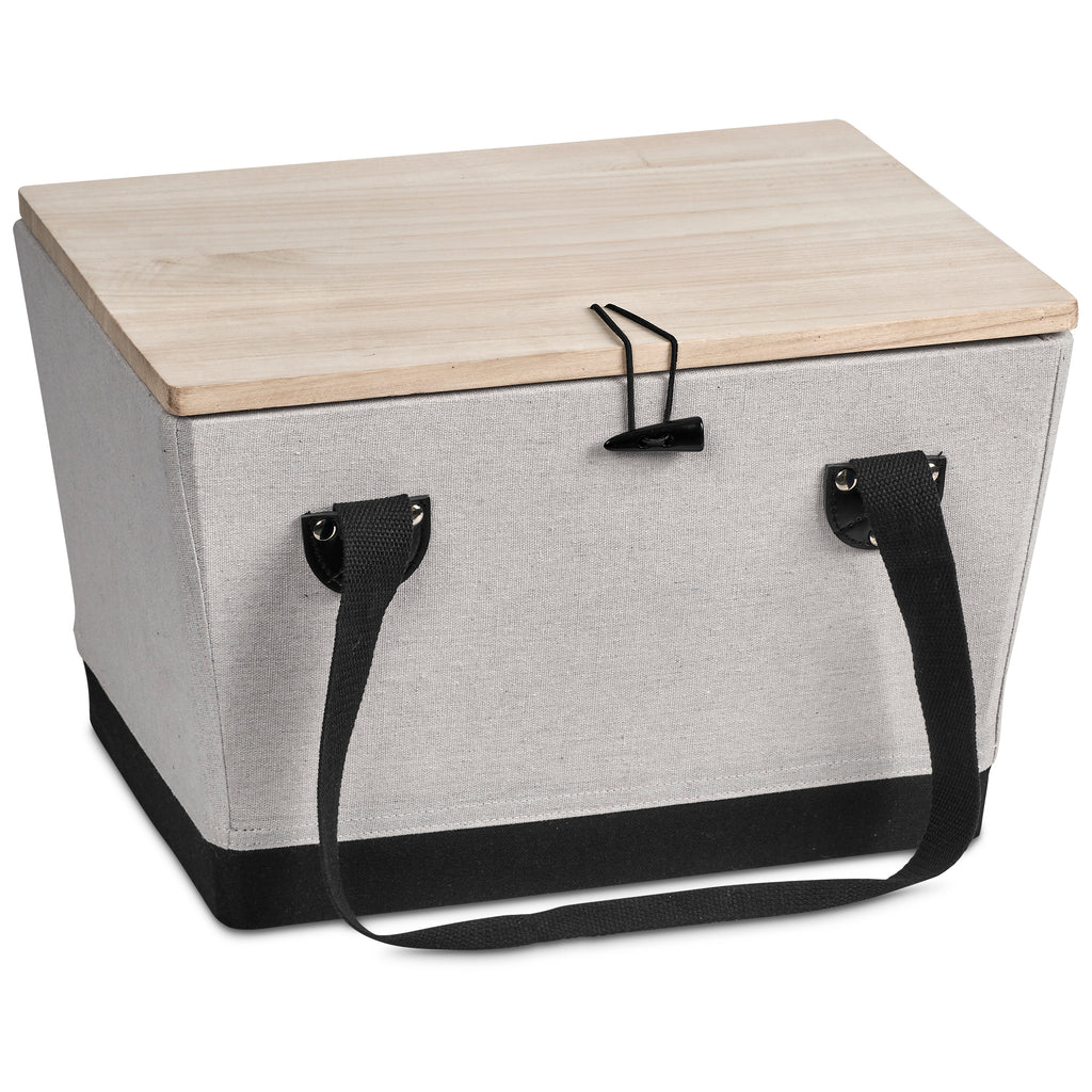 Serendipio Willow 4-Person Picnic Basket